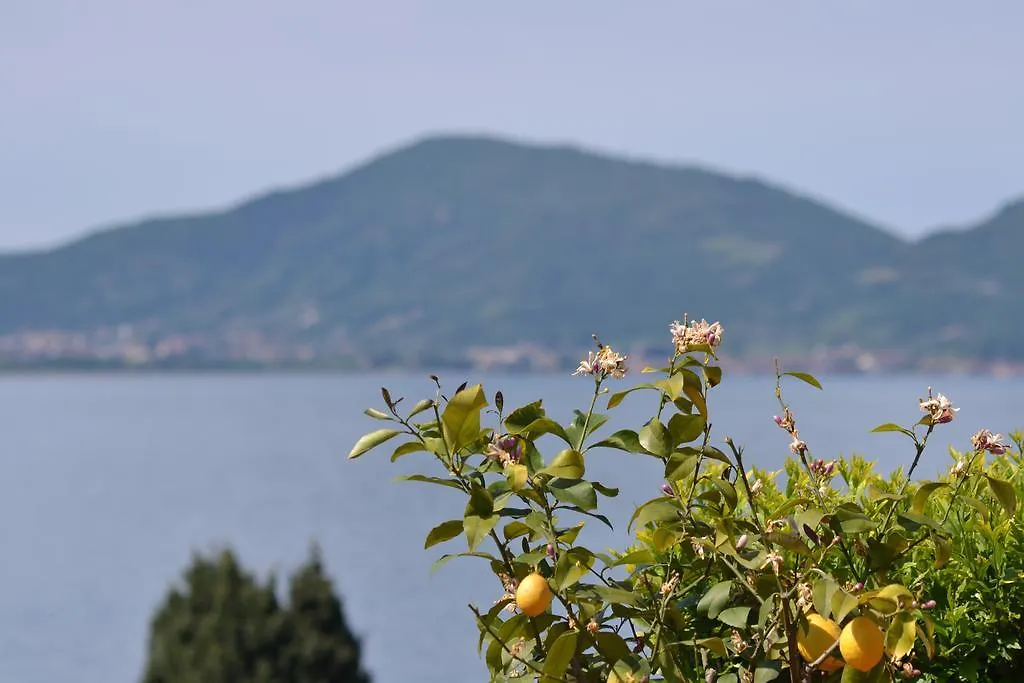Castello Oldofredi Aparthotel Monte Isola Italy